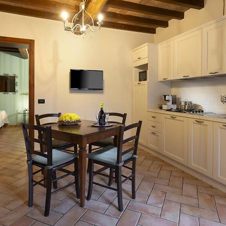 Agriturismo Il Brugnolo Скандиано Екстериор снимка