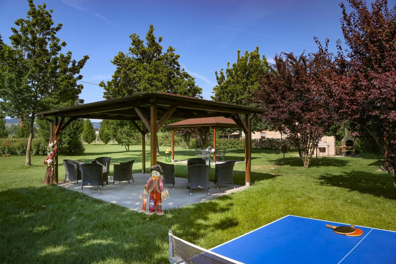 Agriturismo Il Brugnolo Скандиано Екстериор снимка