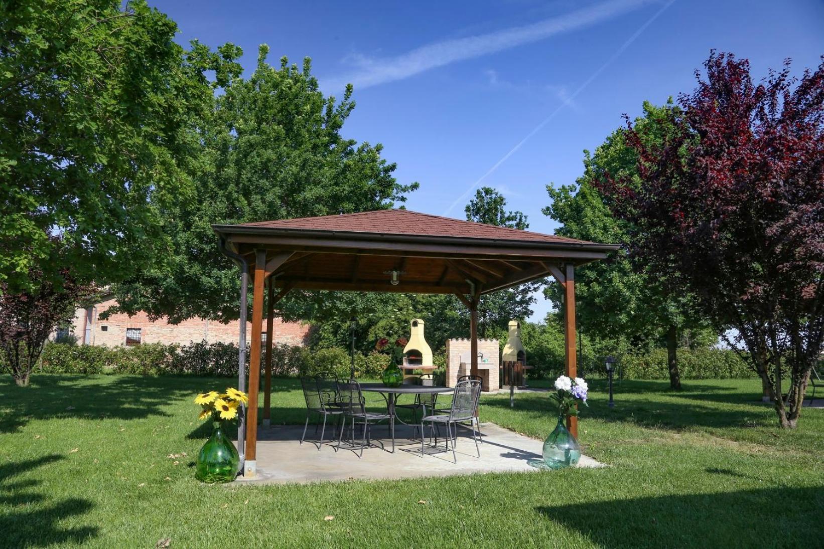 Agriturismo Il Brugnolo Скандиано Екстериор снимка