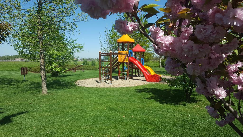 Agriturismo Il Brugnolo Скандиано Екстериор снимка