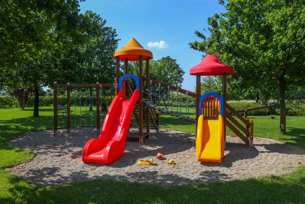 Agriturismo Il Brugnolo Скандиано Екстериор снимка