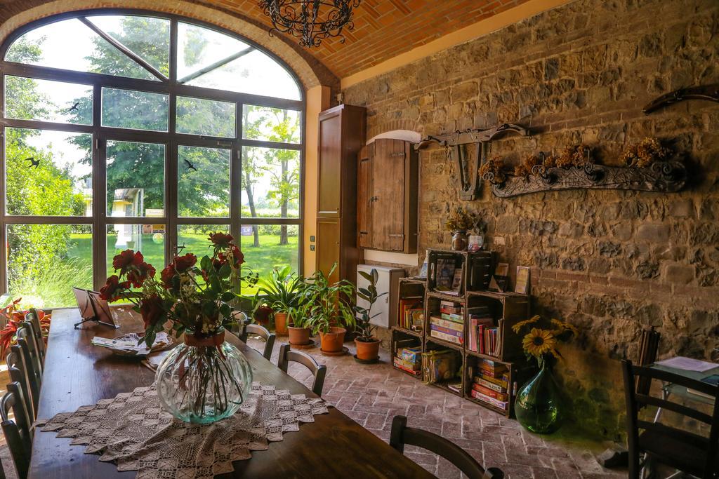 Agriturismo Il Brugnolo Скандиано Екстериор снимка