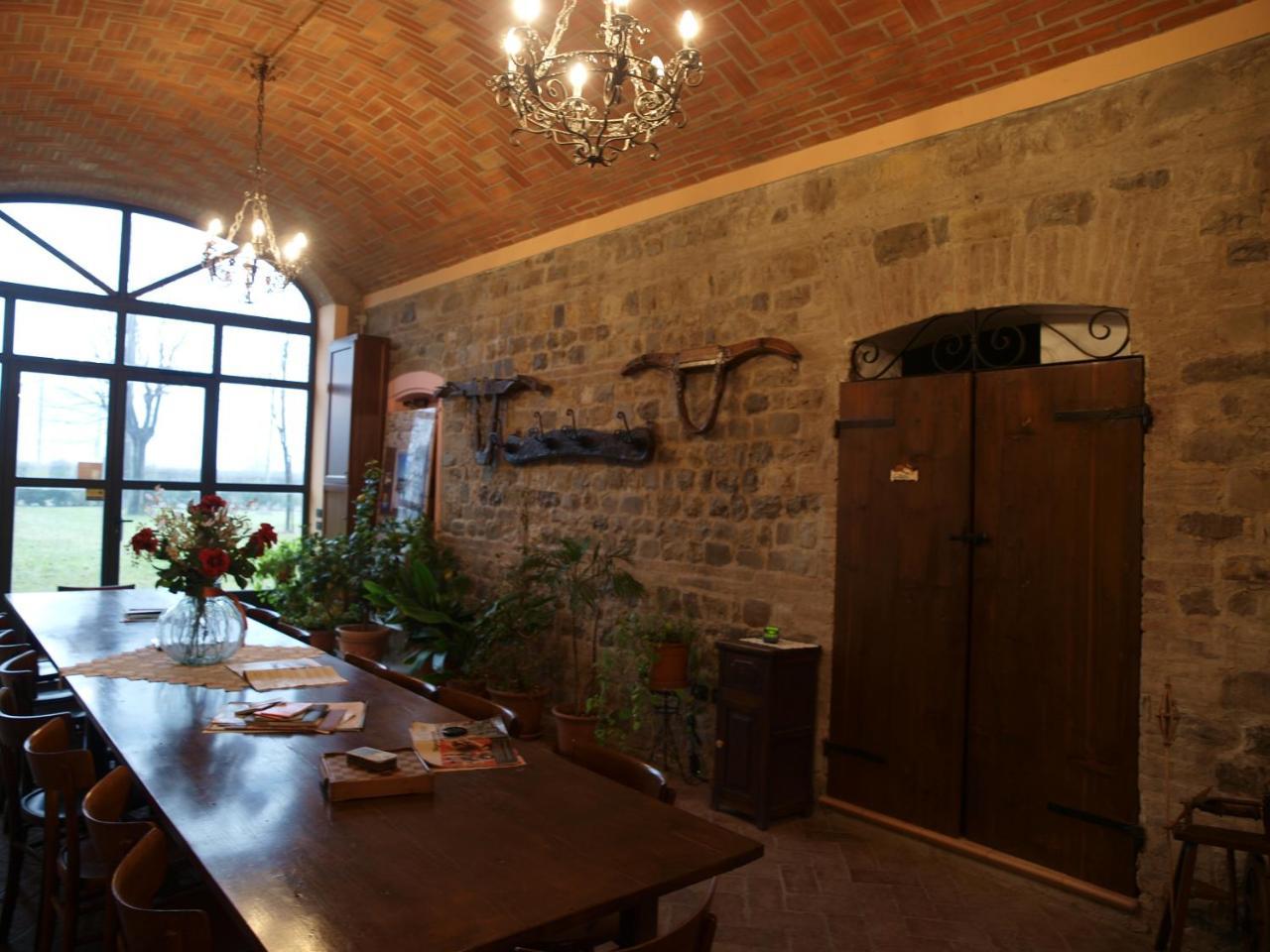 Agriturismo Il Brugnolo Скандиано Екстериор снимка
